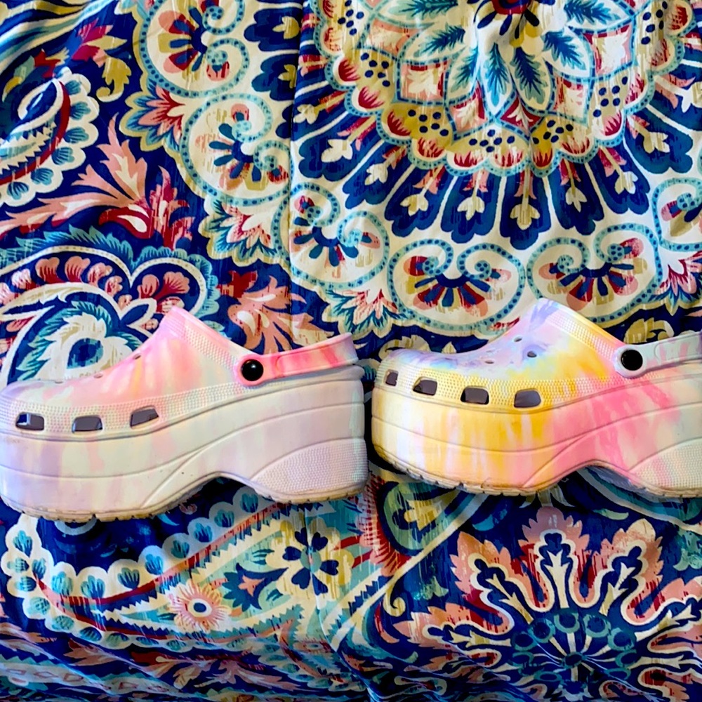 Tye Dye 🐊 Clogs size 10